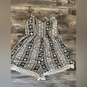 Abercrombie & Fitch Monochrome Patterned Top